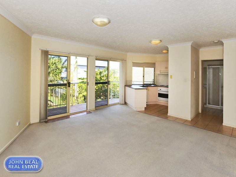 4/10 Caroline Street, Woody Point QLD 4019