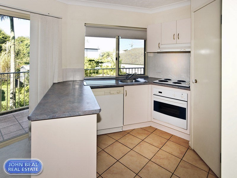 4/10 Caroline Street, Woody Point QLD 4019