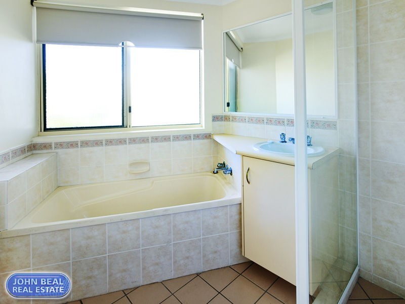 4/10 Caroline Street, Woody Point QLD 4019