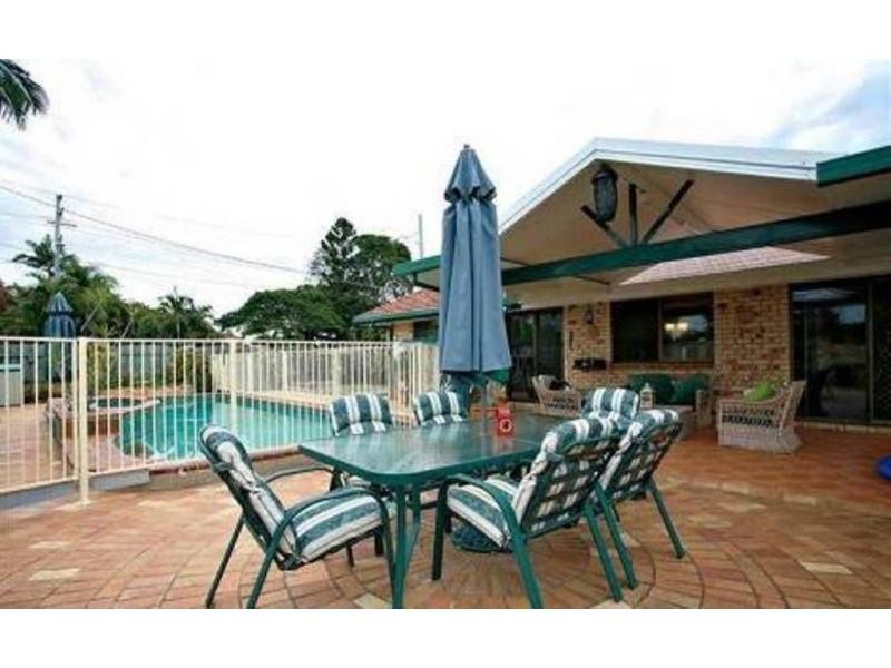 2a Richens Street, Redcliffe QLD 4020