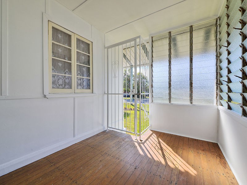 14 Inglis Street, Woody Point QLD 4019