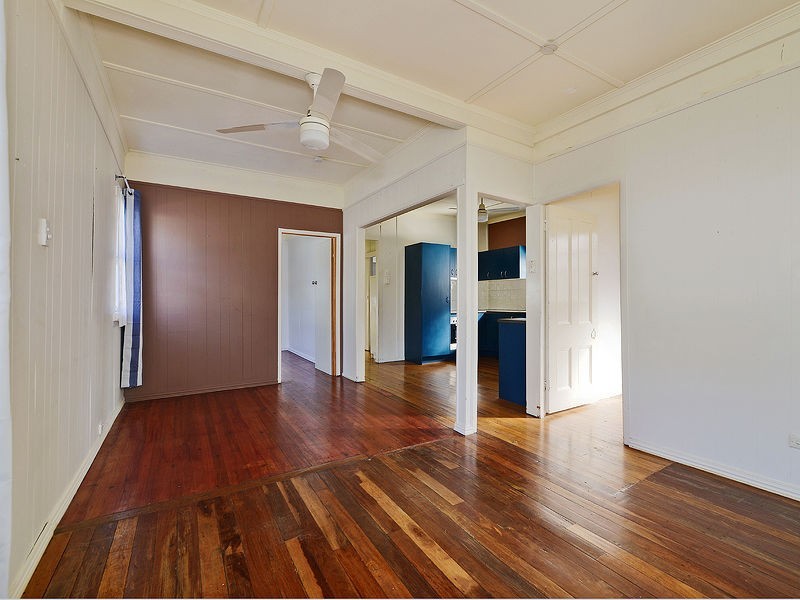 14 Inglis Street, Woody Point QLD 4019