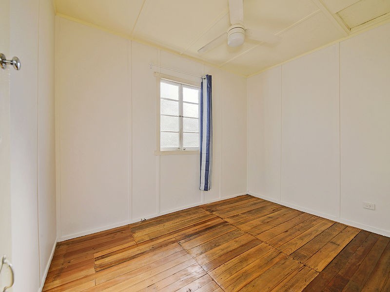 14 Inglis Street, Woody Point QLD 4019