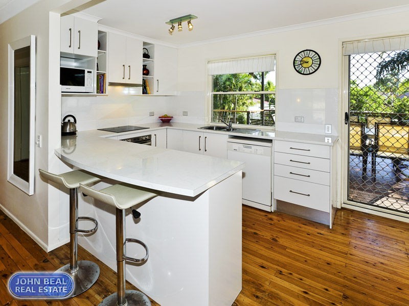 94 Griffith Road, Scarborough QLD 4020