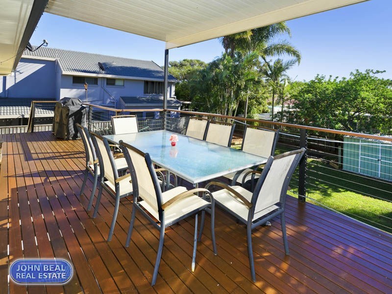 94 Griffith Road, Scarborough QLD 4020