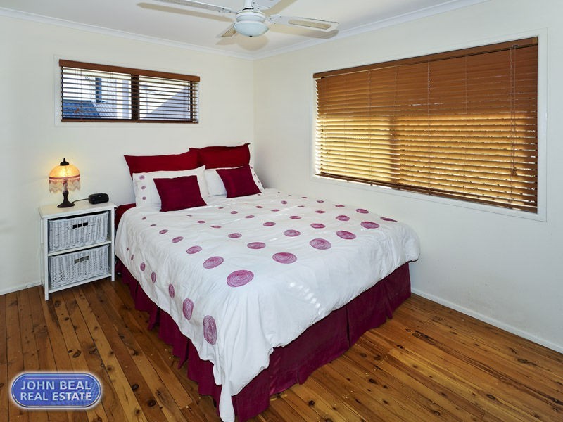 94 Griffith Road, Scarborough QLD 4020