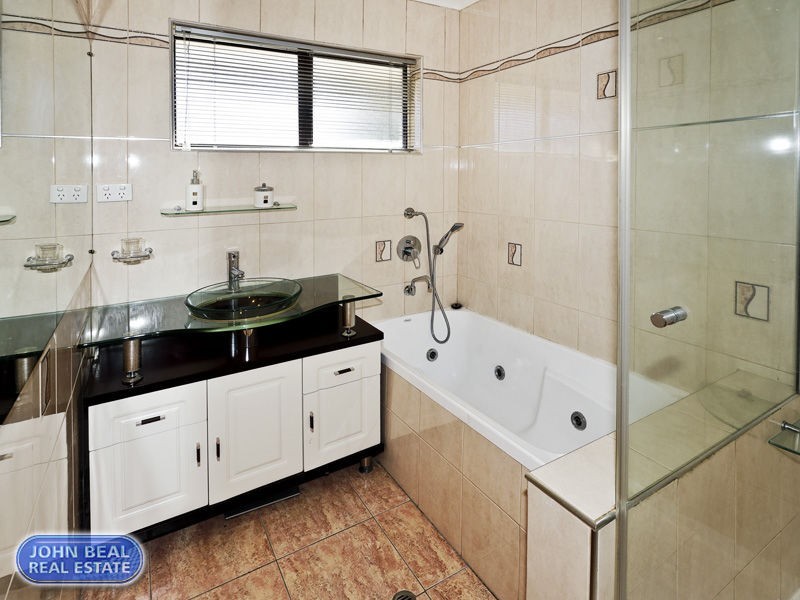 94 Griffith Road, Scarborough QLD 4020