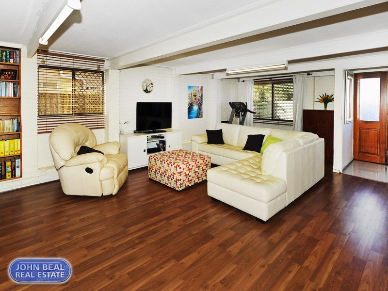 94 Griffith Road, Scarborough QLD 4020