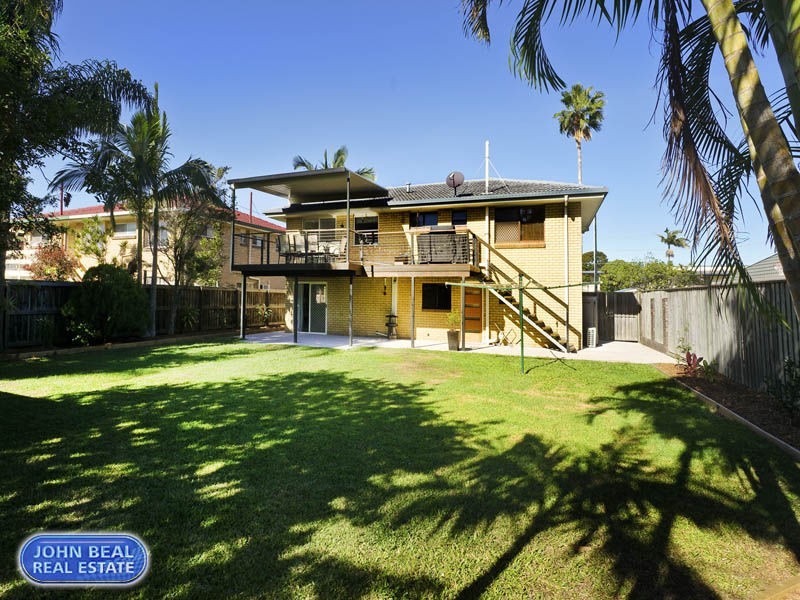 94 Griffith Road, Scarborough QLD 4020