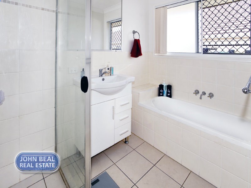 33 Amity Drive, Rothwell QLD 4022