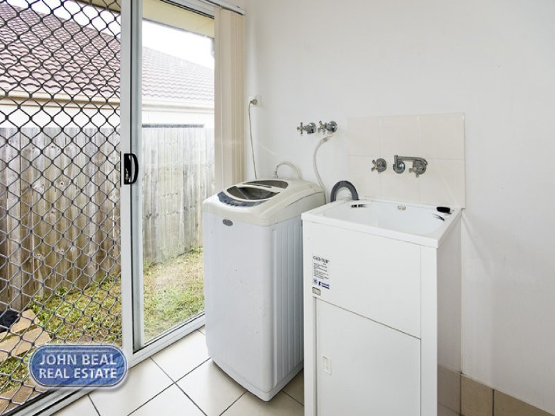 33 Amity Drive, Rothwell QLD 4022