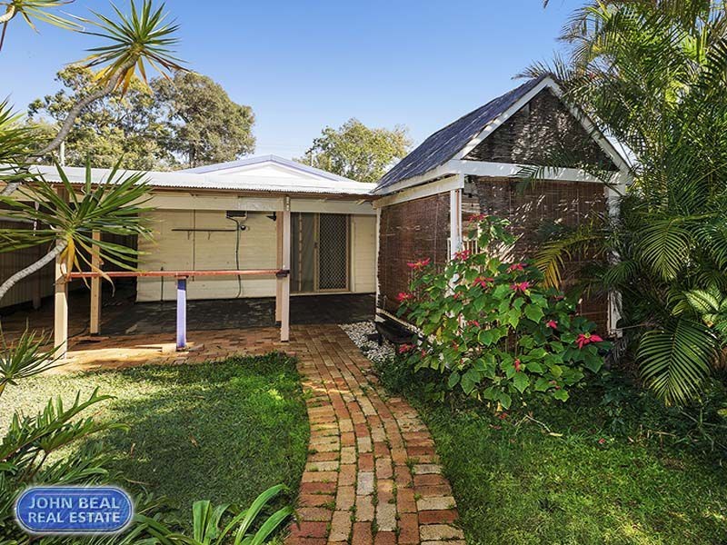 54 Sportsground Street, Redcliffe QLD 4020