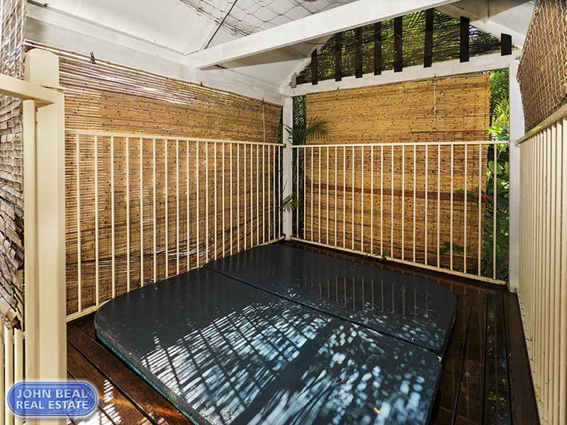 54 Sportsground Street, Redcliffe QLD 4020