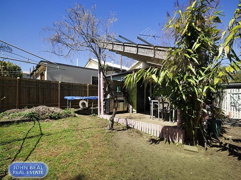 42 Pearl Street, Scarborough QLD 4020