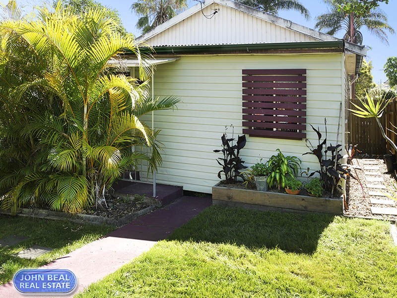 42 Pearl Street, Scarborough QLD 4020