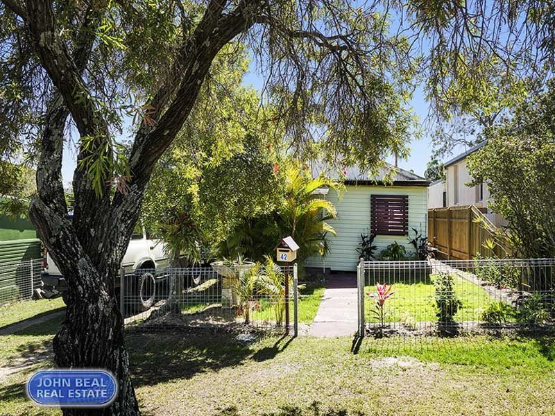 42 Pearl Street, Scarborough QLD 4020