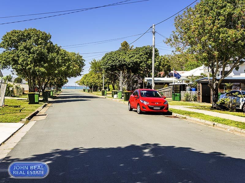 26 McLennan Street, Woody Point QLD 4019