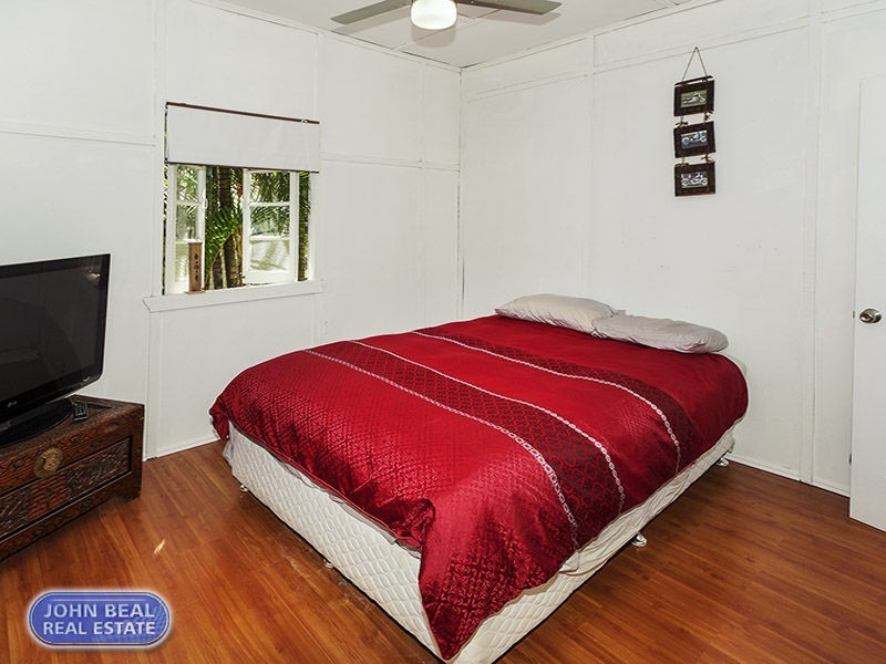 26 McLennan Street, Woody Point QLD 4019