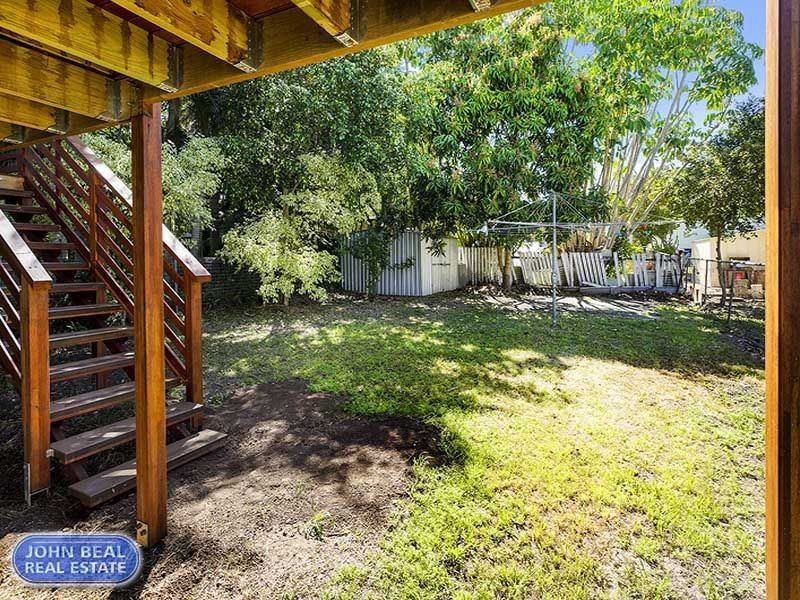 26 McLennan Street, Woody Point QLD 4019