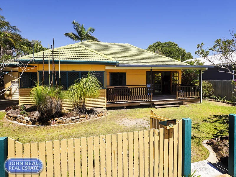 37 Bailey Street, Woody Point QLD 4019