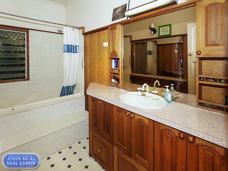 37 Bailey Street, Woody Point QLD 4019