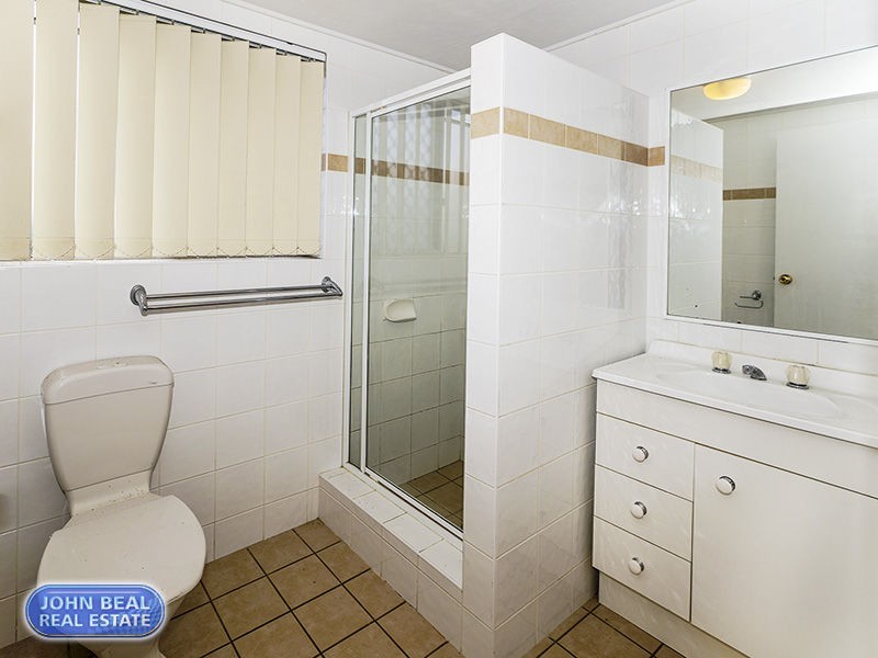 1/24 Silvyn Street, Redcliffe QLD 4020