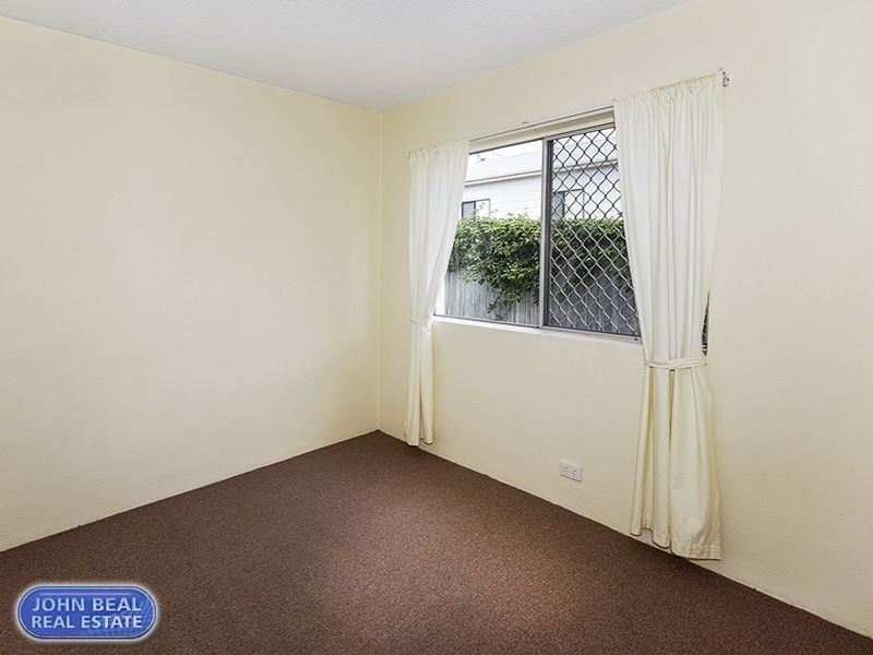 1/24 Silvyn Street, Redcliffe QLD 4020