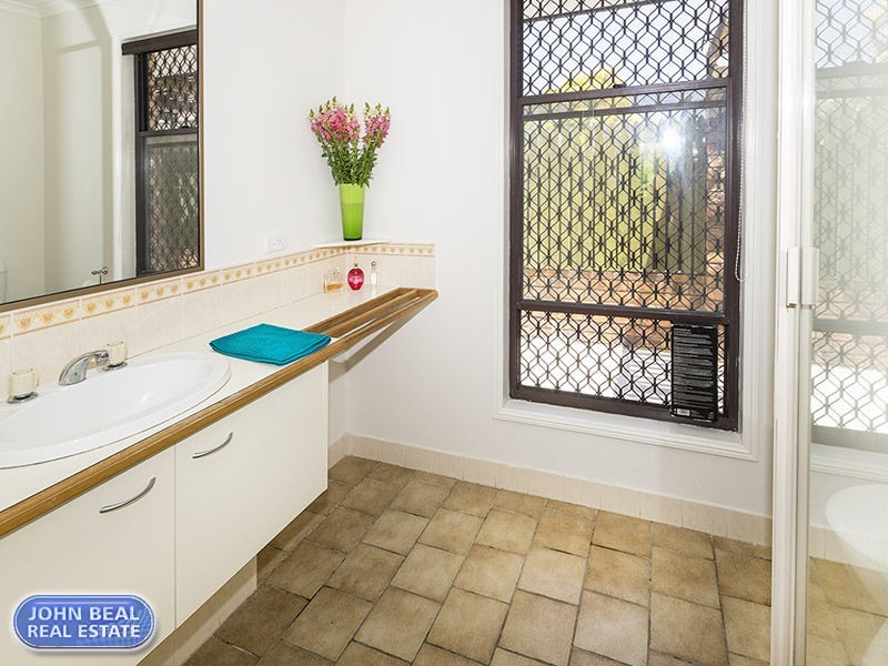 1 Sandringham Court, Kippa-ring QLD 4021