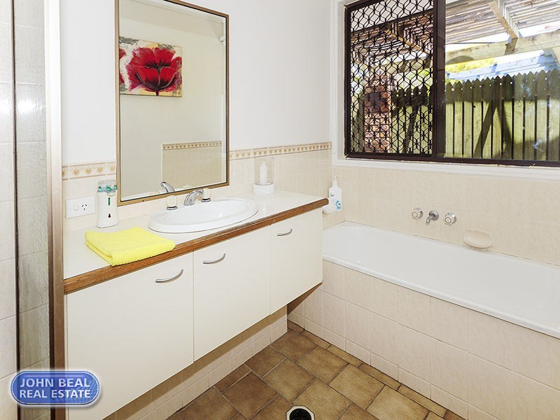 1 Sandringham Court, Kippa-ring QLD 4021