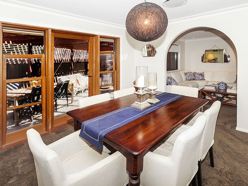 9 Valiant Court, Newport QLD 4020