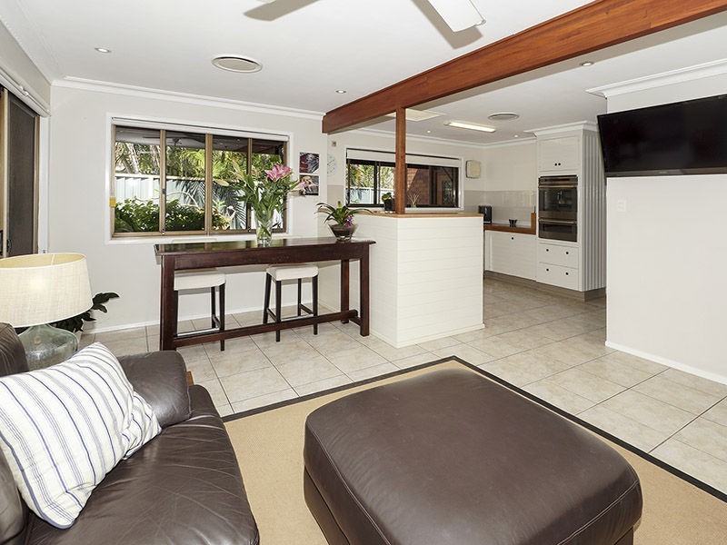 9 Valiant Court, Newport QLD 4020