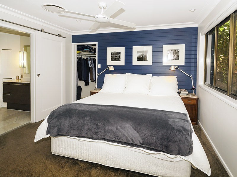 9 Valiant Court, Newport QLD 4020