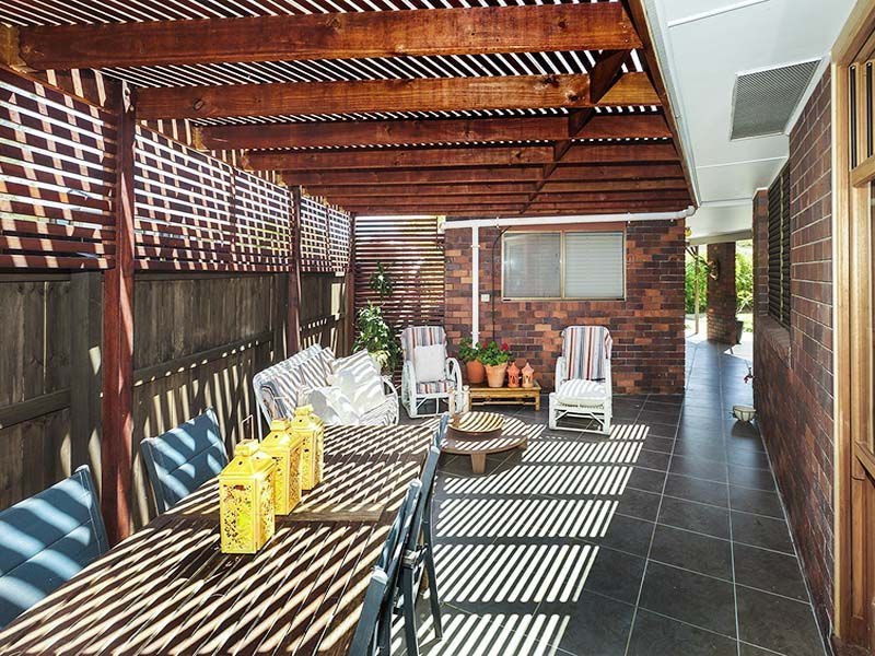9 Valiant Court, Newport QLD 4020