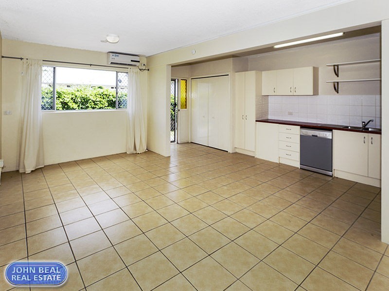 1/24 Silvyn Street, Redcliffe QLD 4020