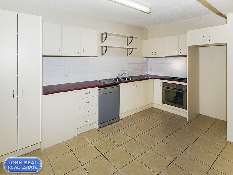 1/24 Silvyn Street, Redcliffe QLD 4020