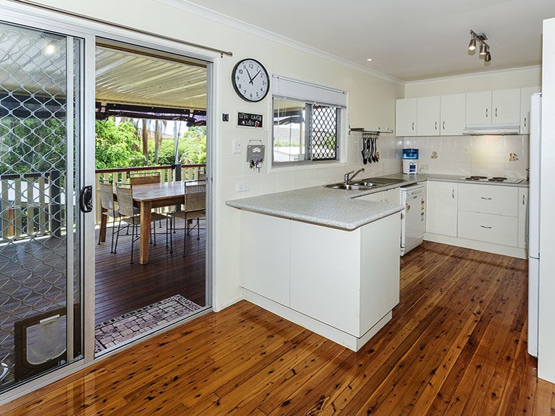 30 Porter Street, Redcliffe QLD 4020