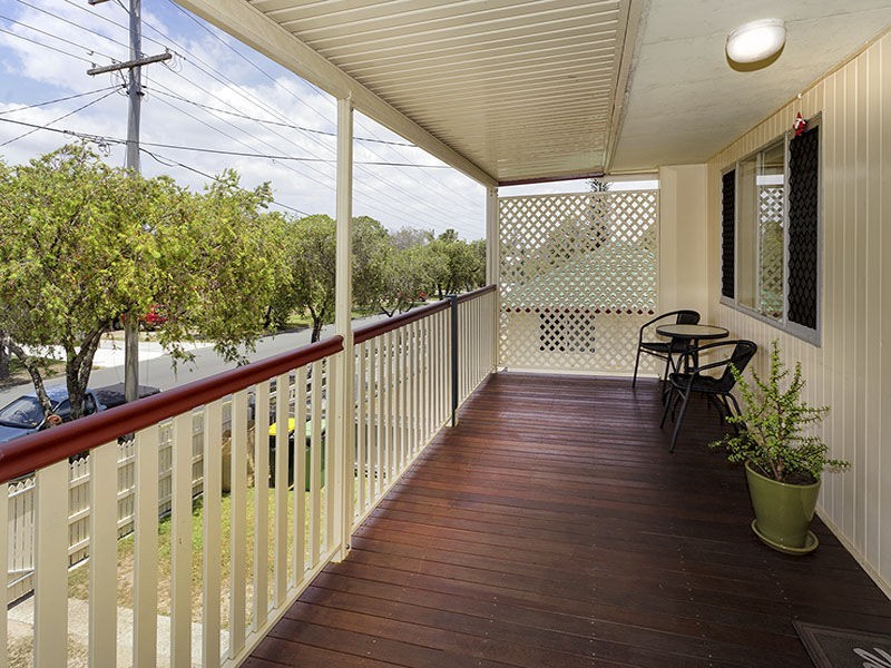 30 Porter Street, Redcliffe QLD 4020