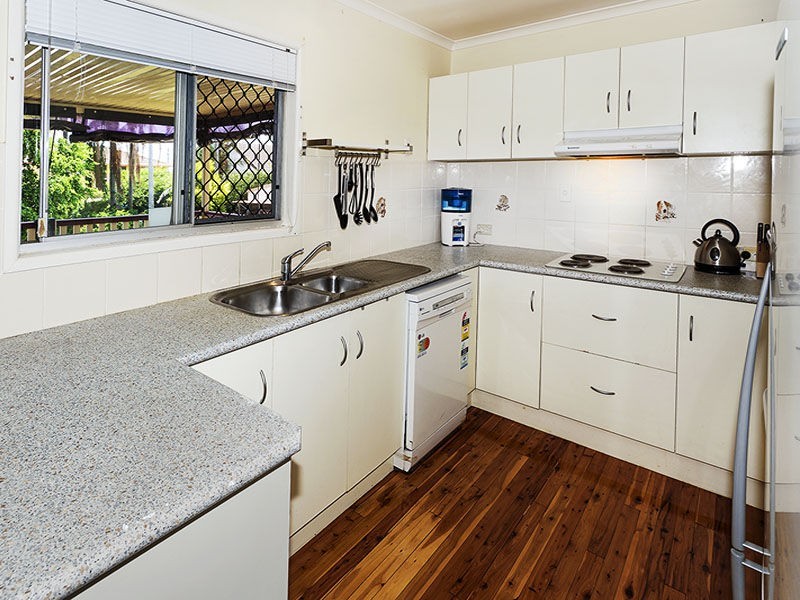 30 Porter Street, Redcliffe QLD 4020