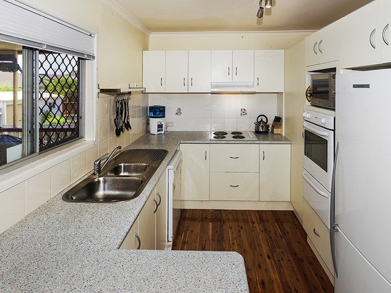 30 Porter Street, Redcliffe QLD 4020