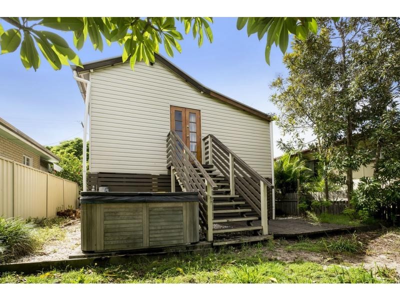 33 McAneny Street, Redcliffe QLD 4020