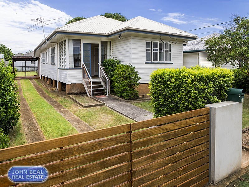 34 Collins Street, Woody Point QLD 4019