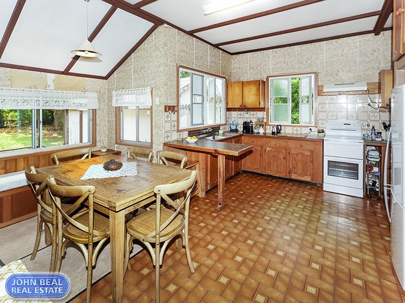 34 Collins Street, Woody Point QLD 4019