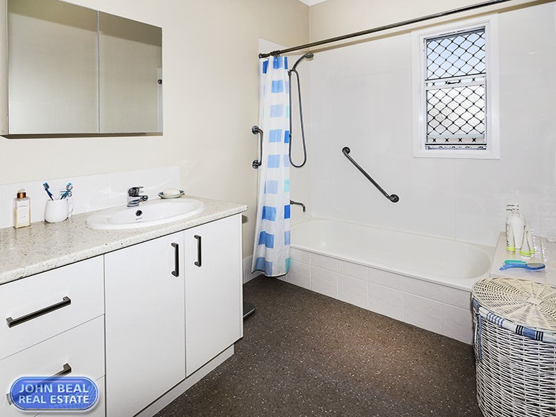 34 Collins Street, Woody Point QLD 4019
