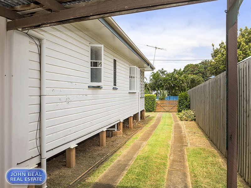 34 Collins Street, Woody Point QLD 4019
