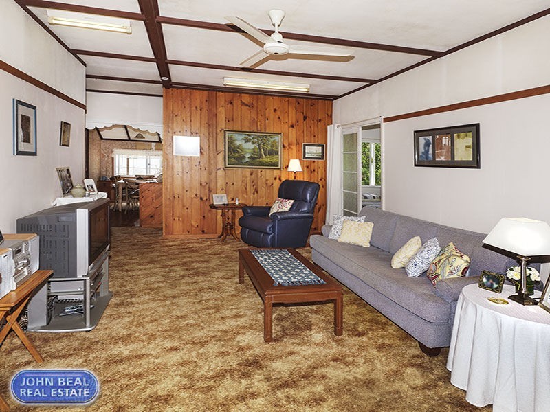 34 Collins Street, Woody Point QLD 4019