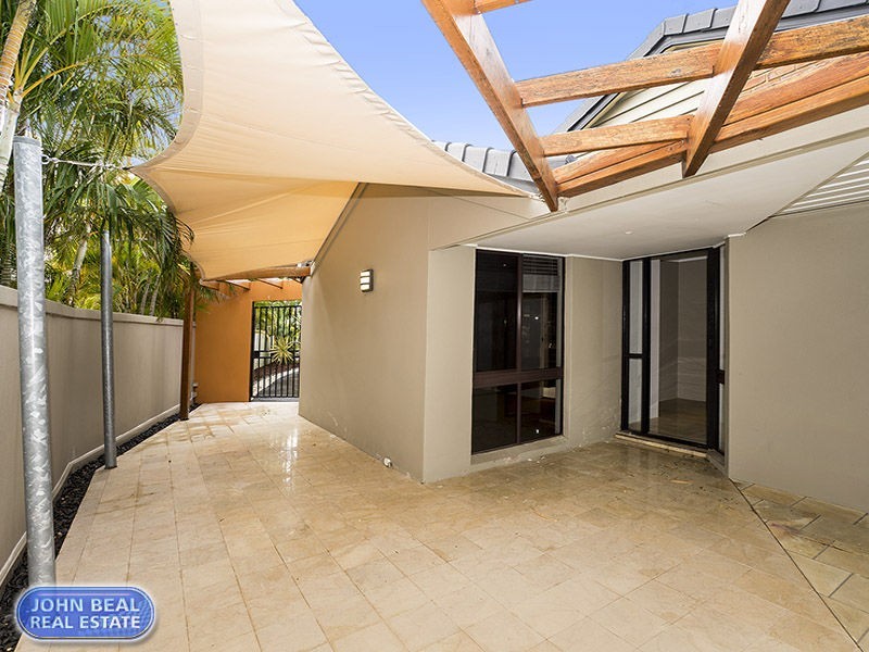 33 Resolute Court, Newport QLD 4020