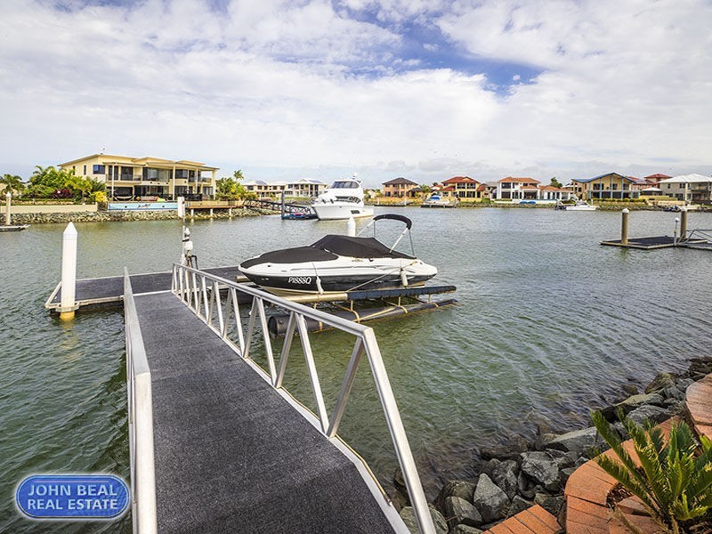 33 Resolute Court, Newport QLD 4020