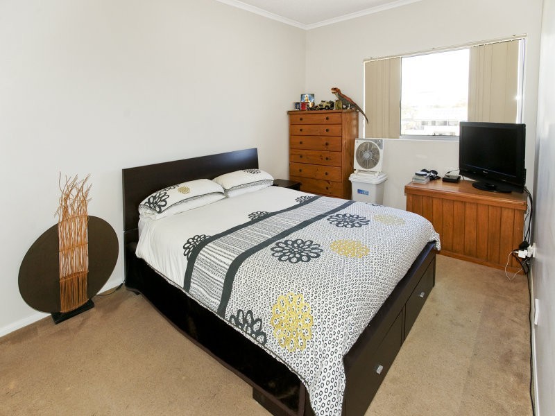 24/1 McNaughton Street, Redcliffe QLD 4020