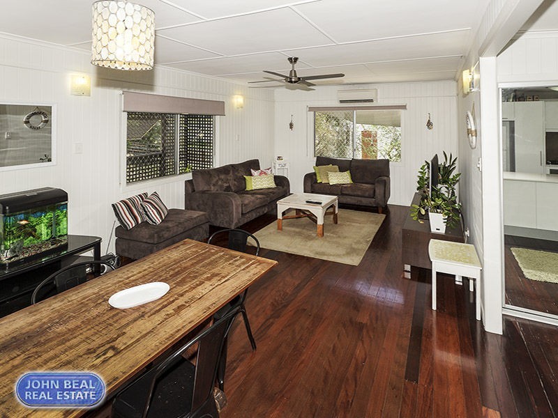 217 Scarborough Road, Scarborough QLD 4020