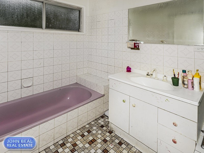 8 Barron Road, Margate QLD 4019